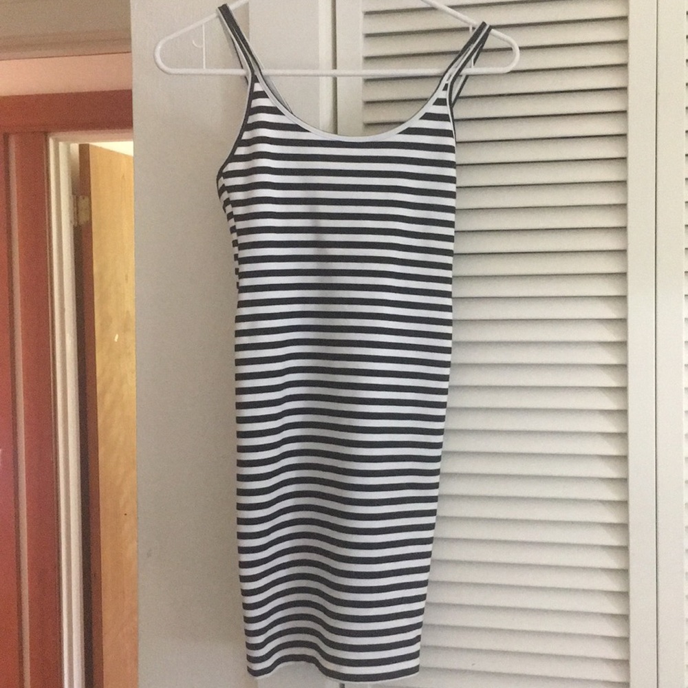 Bodycon Black and White Striped Dress 🖤